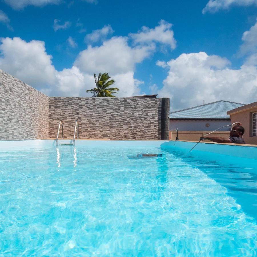Evasion En Plein Coeur De La Ville T2 Jacuzzis Sauna Et Piscine Au Centre De Port-Louis Eksteriør bilde
